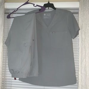 FIGS scrubs - color cement -